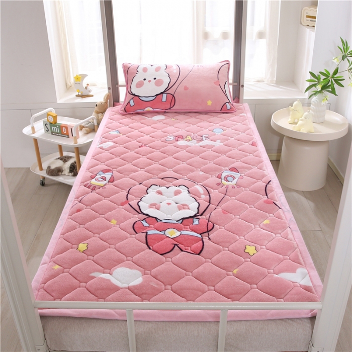 91家纺网 家纺一手货源 找家纺 东宇床垫 2025新款A类抗菌牛奶绒加厚大豆学生床垫 乐萌小兔