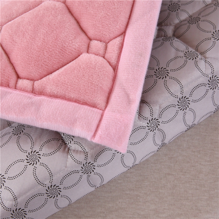 91家纺网 家纺一手货源 找家纺 东宇床垫 2025新款A类抗菌牛奶绒加厚大豆学生床垫 乐萌小兔