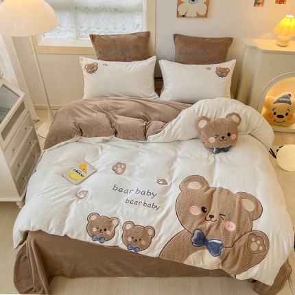 91家纺网 家纺一手货源 找家纺 绒梦里230克高克重加厚牛奶绒贴布绣花四件套冬季儿童卡通三件套保暖套件