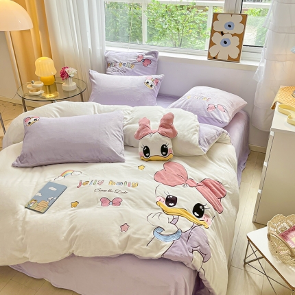 91家纺网 家纺一手货源 找家纺 绒梦里230克高克重加厚牛奶绒贴布绣花四件套冬季儿童卡通三件套保暖套件