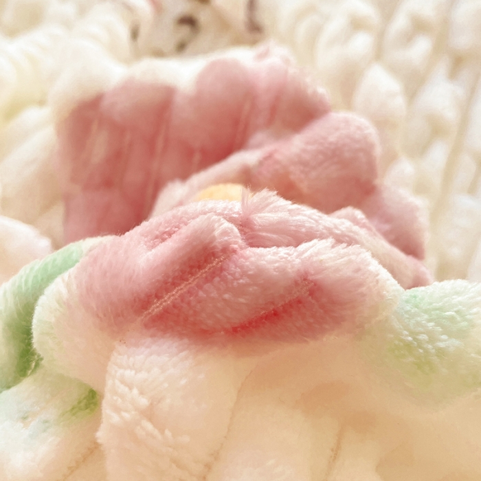 91家纺网 家纺一手货源 找家纺 摩妮卡 2025新款小清新高克重提花牛奶绒四件套玉米绒单被套 多米熊