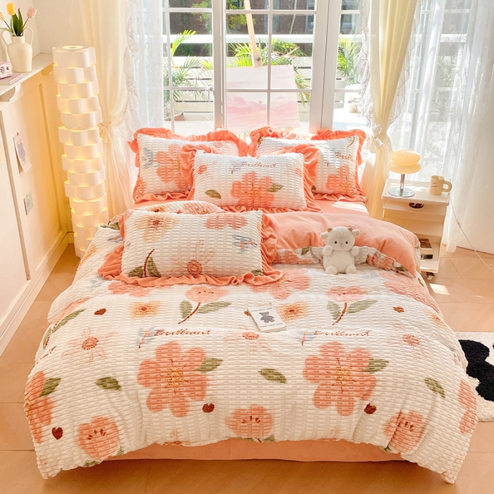 91家纺网 家纺一手货源 找家纺 摩妮卡 2025新款小清新高克重提花牛奶绒四件套玉米绒单被套 芬然