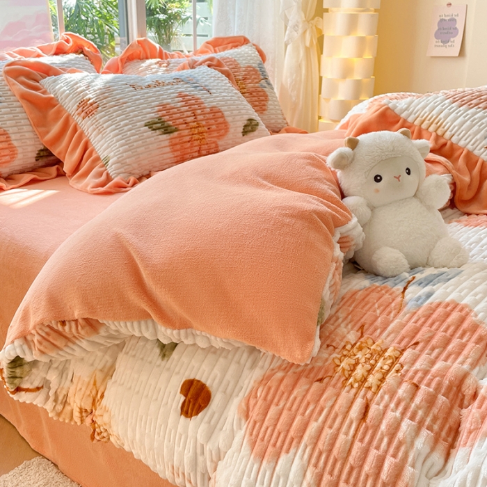 91家纺网 家纺一手货源 找家纺 摩妮卡 2025新款小清新高克重提花牛奶绒四件套玉米绒单被套 芬然