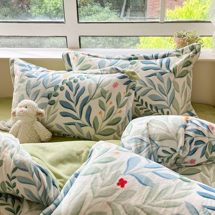 91家纺网 家纺一手货源 找家纺 沐棉 2023新款牛奶绒印花+小清新四件套 繁花绿叶