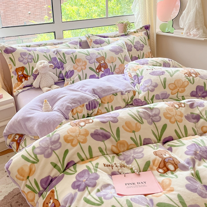 91家纺网 家纺一手货源 找家纺 沐棉 2023新款牛奶绒印花+小清新四件套 花园小熊