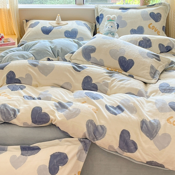 91家纺网 家纺一手货源 找家纺 沐棉 2023新款牛奶绒印花+小清新四件套 怦然心动