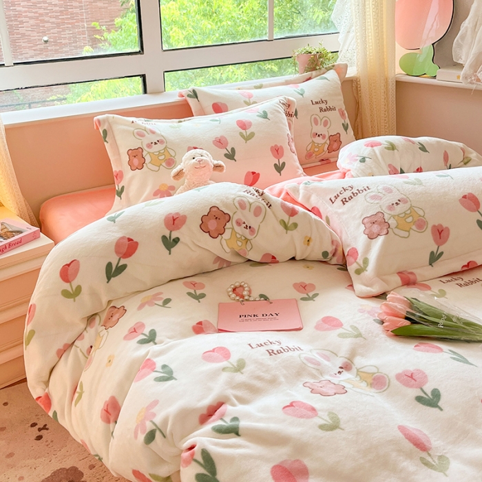 91家纺网 家纺一手货源 找家纺 沐棉 2023新款牛奶绒印花+小清新四件套 幸运兔