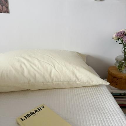 91家纺网 家纺一手货源 找家纺 恋恋三季 2024新款亲肤舒适枕套系列-缪斯花园枕套系列 奶黄