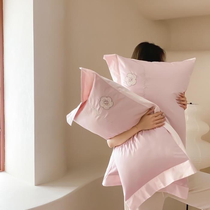 91家纺网 家纺一手货源 找家纺 用心 2023新款长绒棉高端家居刺绣四件套-瑞莎 瑞莎—粉