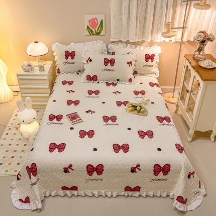 91家纺网 家纺一手货源 找家纺 沐辰家居2023新款牛奶绒印花床盖 点点蝴蝶结