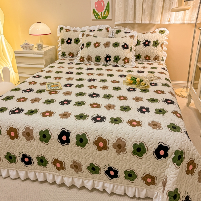 91家纺网 家纺一手货源 找家纺 沐辰家居2023新款牛奶绒印花床盖 绿意盎然