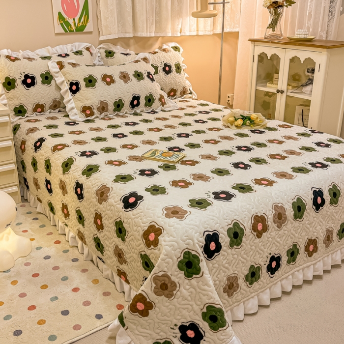 91家纺网 家纺一手货源 找家纺 沐辰家居2023新款牛奶绒印花床盖 绿意盎然