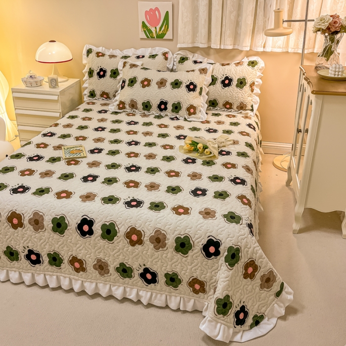 91家纺网 家纺一手货源 找家纺 沐辰家居2023新款牛奶绒印花床盖 绿意盎然