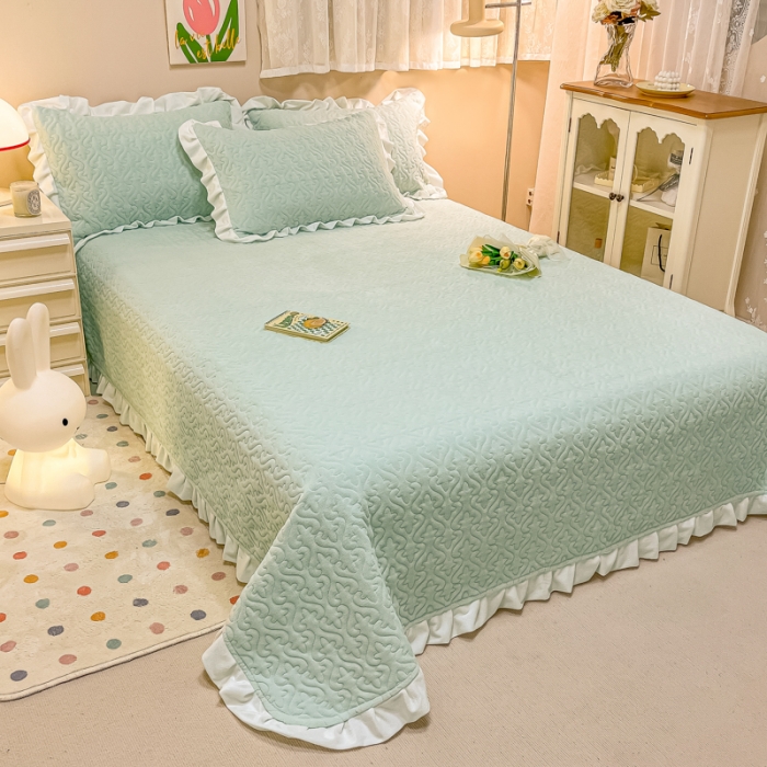 91家纺网 家纺一手货源 找家纺 沐辰家居2023新款牛奶绒印花床盖 薄荷绿