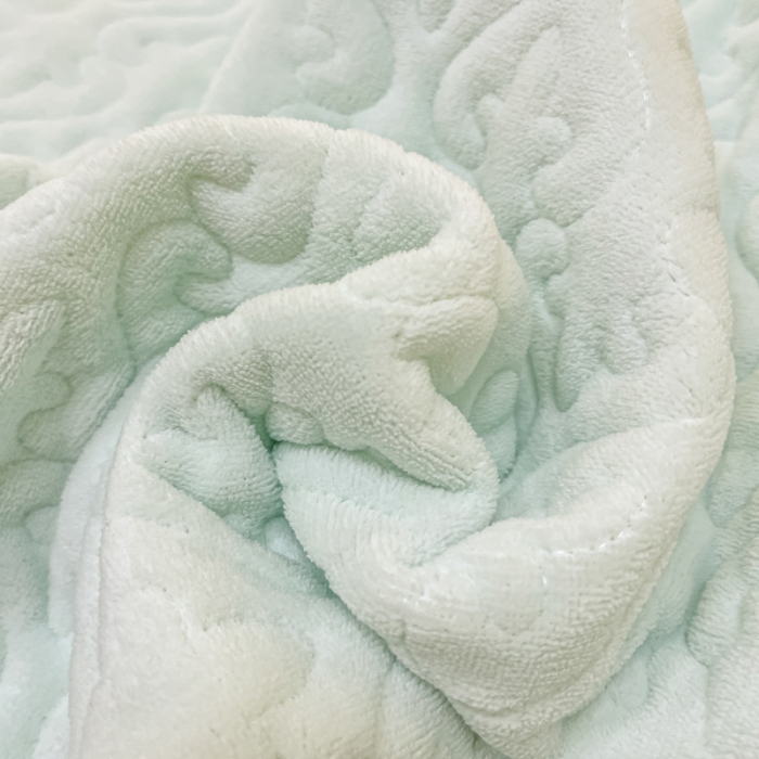 91家纺网 家纺一手货源 找家纺 沐辰家居2023新款牛奶绒印花床盖 薄荷绿