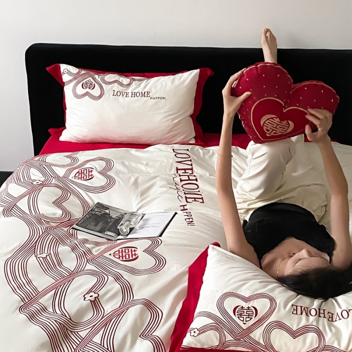 91家纺网 家纺一手货源 找家纺 用心 2023新款长绒棉提花高端刺绣家居婚庆四件套 爱的小屋