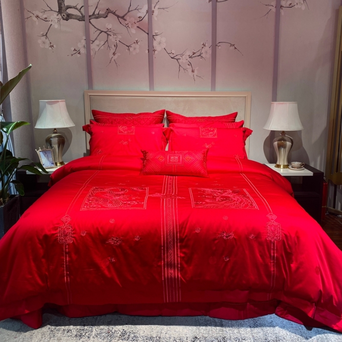 91家纺网 家纺一手货源 找家纺 爱情故事 2025新款100支婚庆四件套实拍 福禄寿喜红