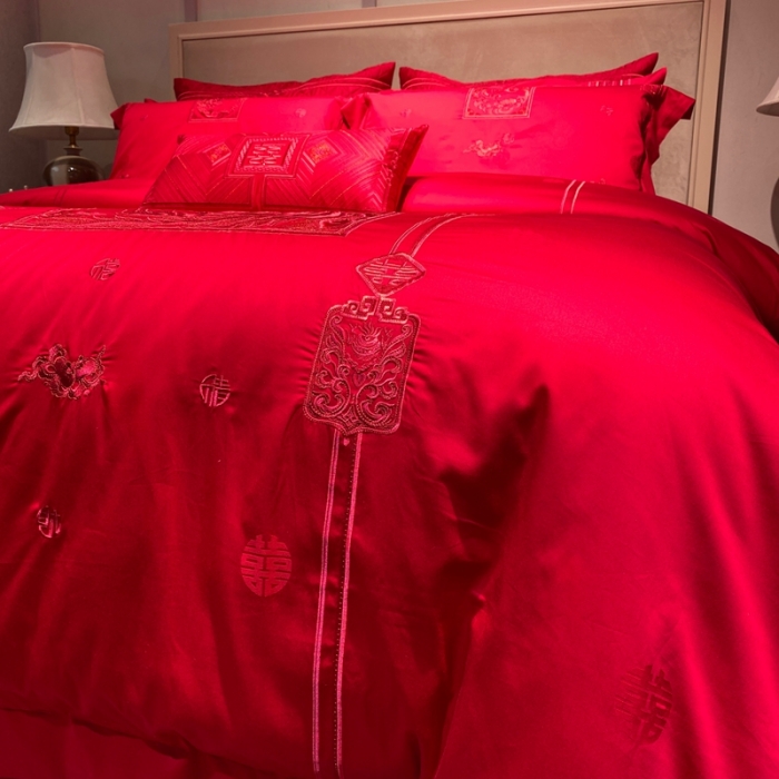 91家纺网 家纺一手货源 找家纺 爱情故事 2025新款100支婚庆四件套实拍 福禄寿喜红