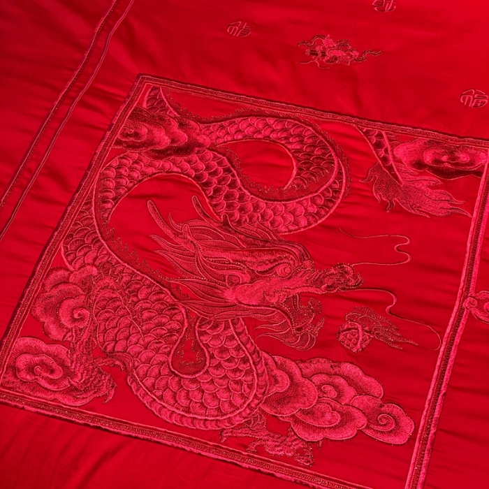 91家纺网 家纺一手货源 找家纺 爱情故事 2025新款100支婚庆四件套实拍 福禄寿喜红