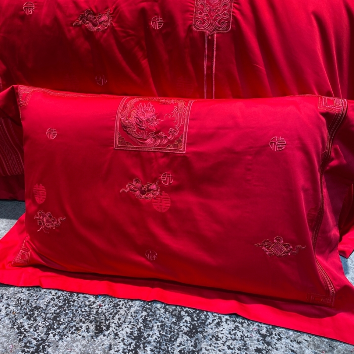 91家纺网 家纺一手货源 找家纺 爱情故事 2025新款100支婚庆四件套实拍 福禄寿喜红