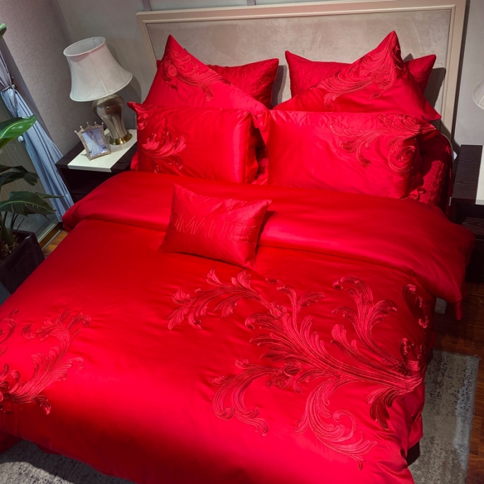 91家纺网 家纺一手货源 找家纺 爱情故事 2025新款100支婚庆四件套实拍 倾城之恋