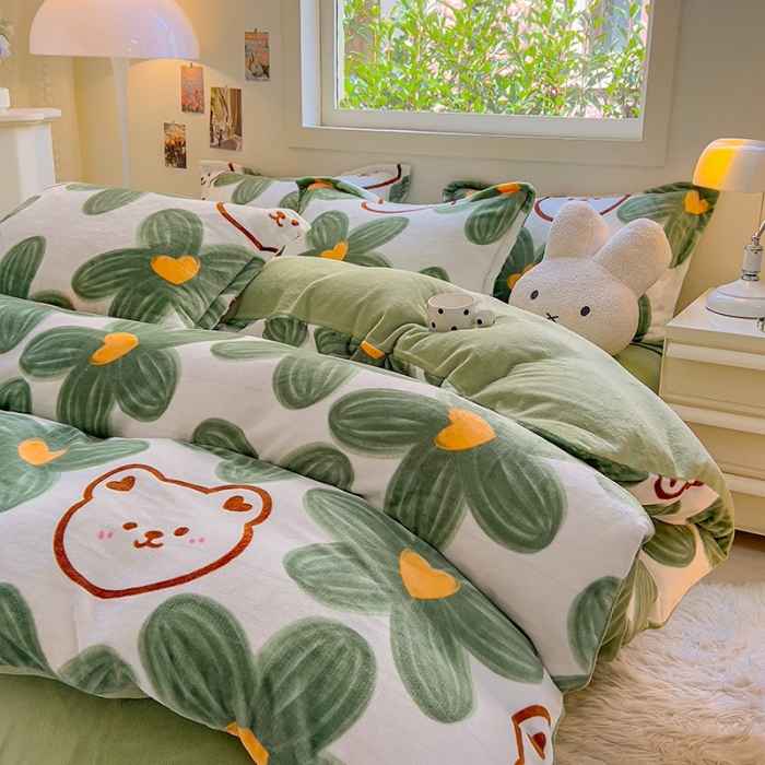 91家纺网 家纺一手货源 找家纺 慕尚 2025新款高克重加厚牛奶绒印花单被套-田园花卉系列 可爱熊