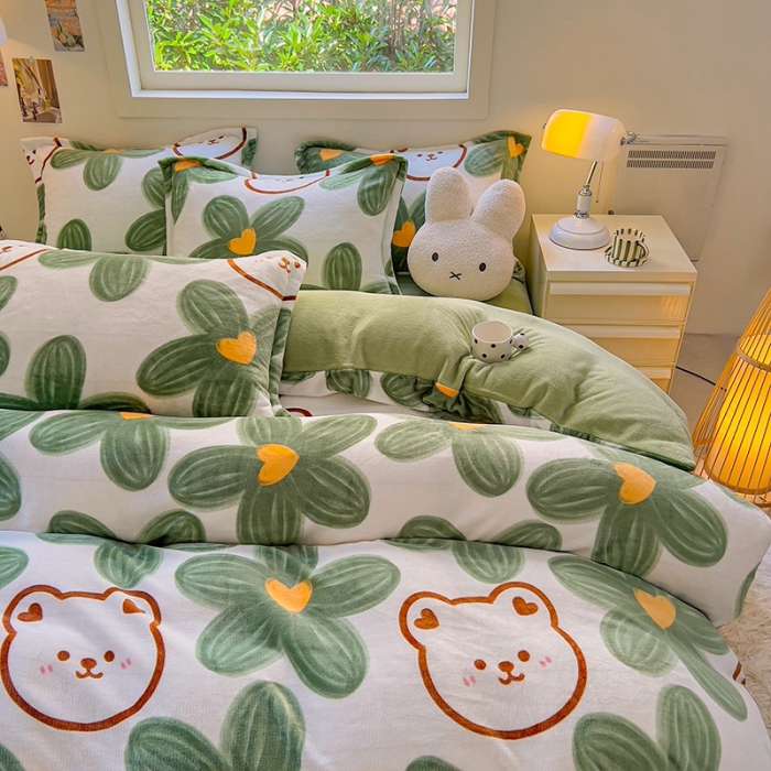 91家纺网 家纺一手货源 找家纺 慕尚 2025新款高克重加厚牛奶绒印花单被套-田园花卉系列 可爱熊