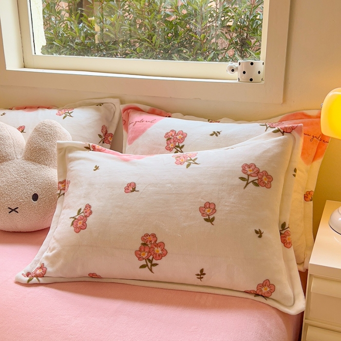 91家纺网 家纺一手货源 找家纺 慕尚 2025新款高克重加厚牛奶绒印花单被套-田园花卉系列 年年红