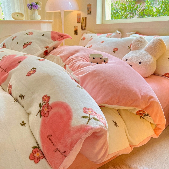 91家纺网 家纺一手货源 找家纺 慕尚 2025新款高克重加厚牛奶绒印花单被套-田园花卉系列 年年红