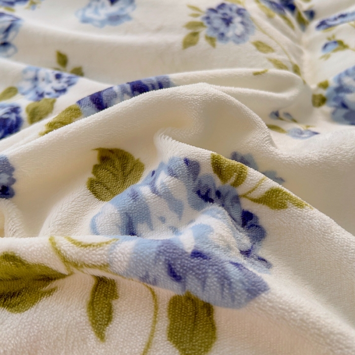 91家纺网 家纺一手货源 找家纺 慕尚 2025新款高克重加厚牛奶绒印花单被套-田园花卉系列 紫韵