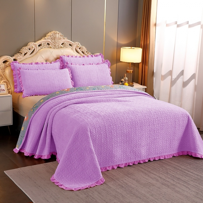 91家纺网 家纺一手货源 找家纺 2023新款纯色小花边牛奶绒床盖三件套 暖馨-浅紫