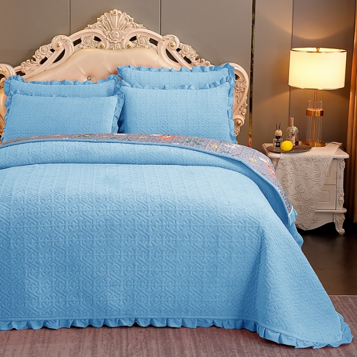 91家纺网 家纺一手货源 找家纺 2023新款纯色小花边牛奶绒床盖三件套 暖馨-天蓝