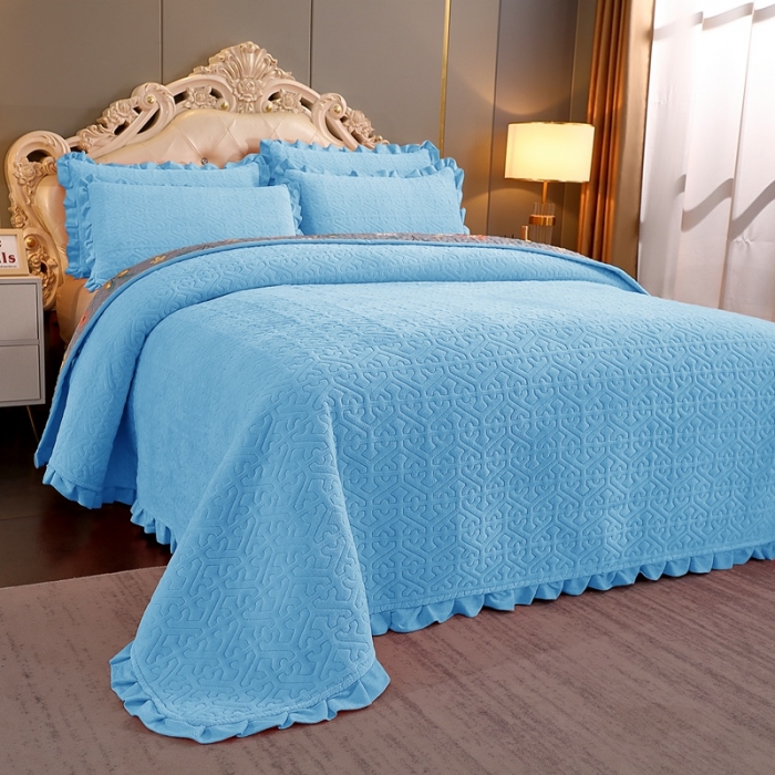 91家纺网 家纺一手货源 找家纺 2023新款纯色小花边牛奶绒床盖三件套 暖馨-天蓝