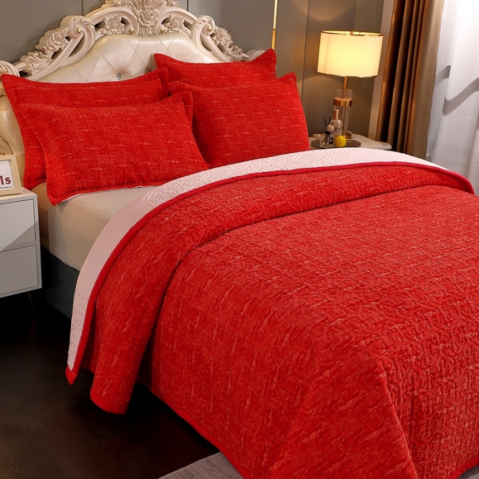 91家纺网 家纺一手货源 找家纺 2023新款水波纹色织牛奶绒床盖三件套 涟漪-大红