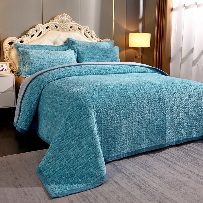 91家纺网 家纺一手货源 找家纺 2023新款水波纹色织牛奶绒床盖三件套 涟漪-浅蓝