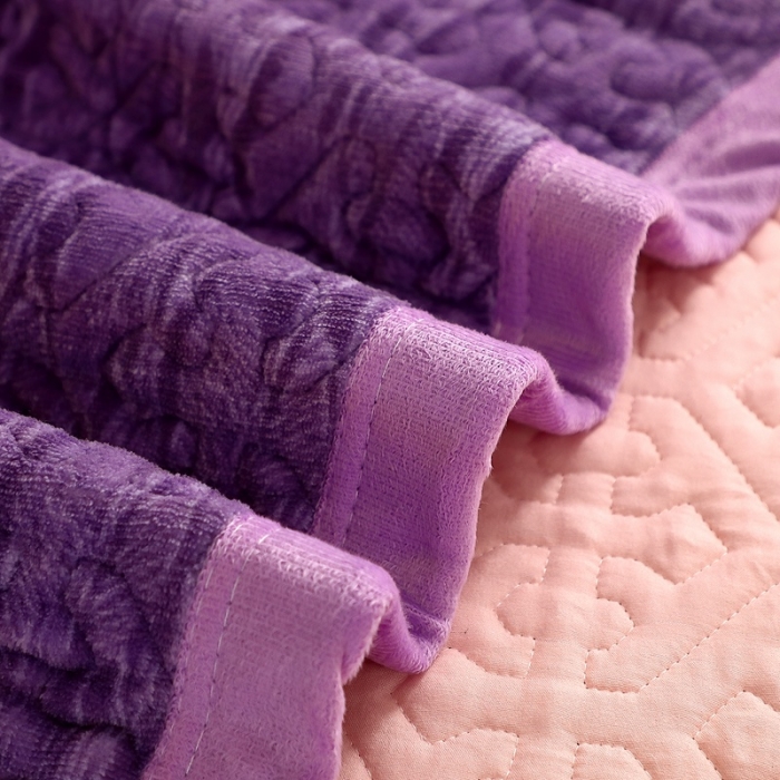 91家纺网 家纺一手货源 找家纺 2023新款水波纹色织牛奶绒床盖三件套 涟漪-罗兰紫