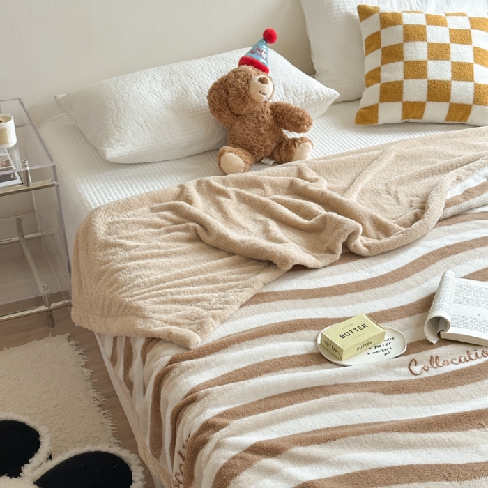 91家纺网 家纺一手货源 找家纺 柚子-2023新款舒棉绒+泰迪绒双面绒毯 摩卡