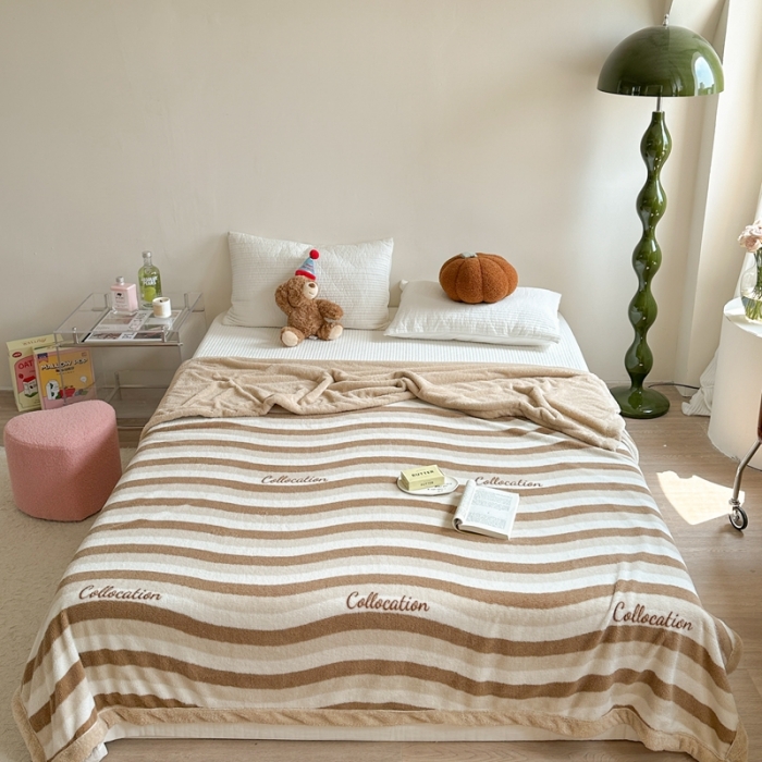 91家纺网 家纺一手货源 找家纺 柚子-2023新款舒棉绒+泰迪绒双面绒毯 摩卡