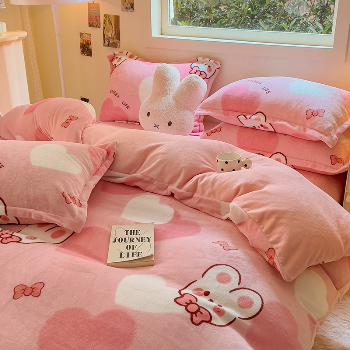 91家纺网 家纺一手货源 找家纺 慕尚 2025新款高克重加厚牛奶绒印花四件套-田园花卉系列 萌兔