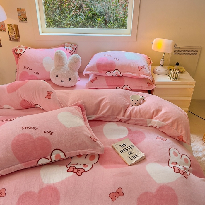 91家纺网 家纺一手货源 找家纺 慕尚 2025新款高克重加厚牛奶绒印花四件套-田园花卉系列 萌兔