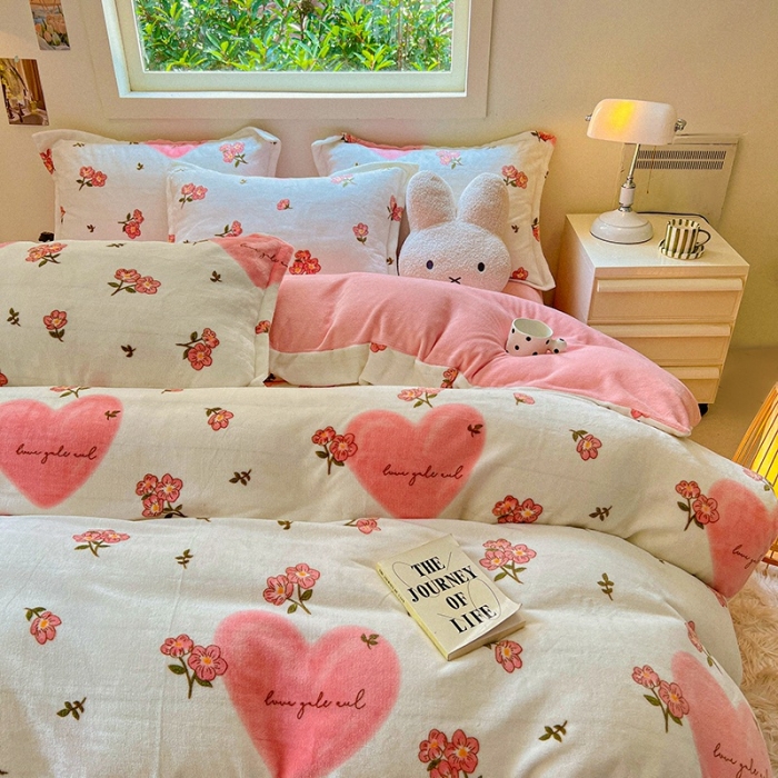 91家纺网 家纺一手货源 找家纺 慕尚 2025新款高克重加厚牛奶绒印花四件套-田园花卉系列 年年红