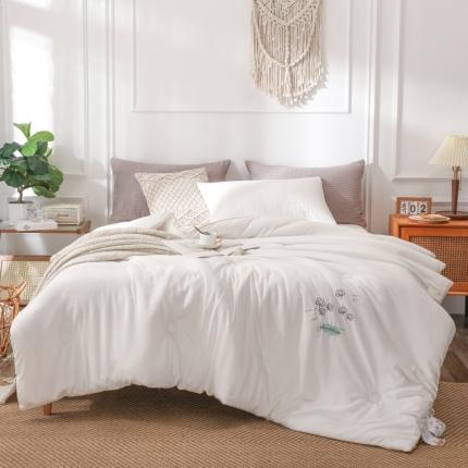 91家纺网 家纺一手货源 找家纺 棉造家居  2023年新疆棉花被刺绣亲肤春秋冬被子 白色