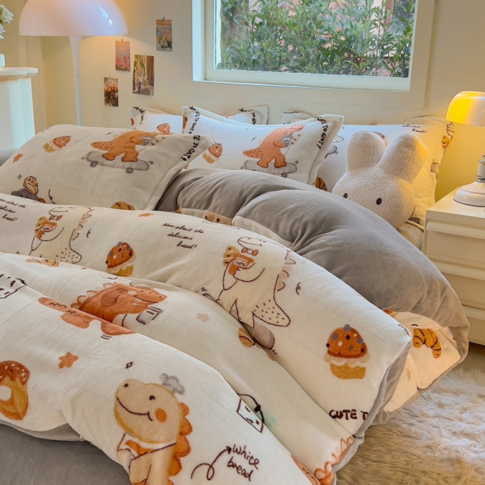 91家纺网 家纺一手货源 找家纺 慕尚 2025新款高克重加厚牛奶绒印花四件套-田园花卉系列 小怪兽