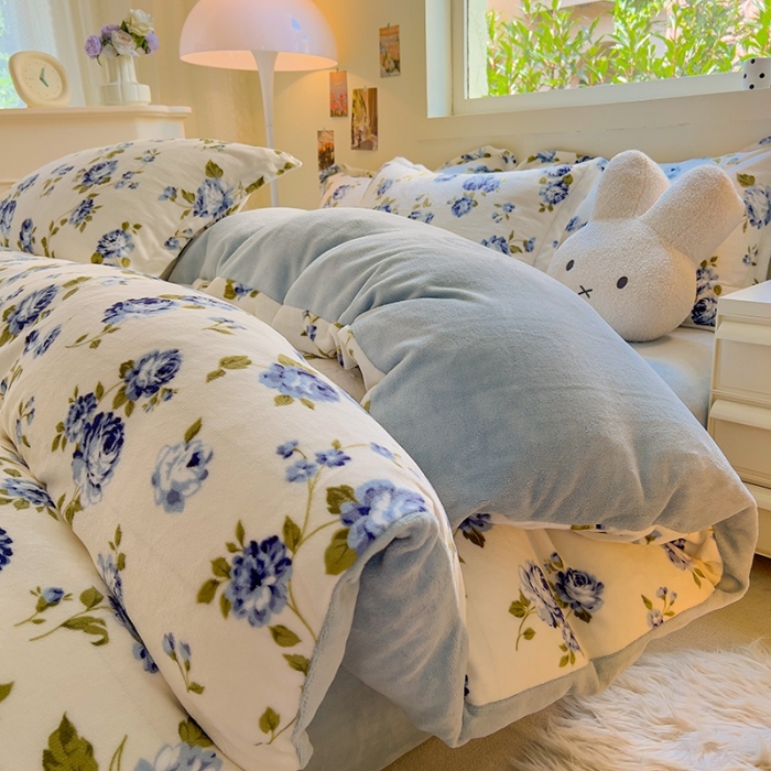 91家纺网 家纺一手货源 找家纺 慕尚 2025新款高克重加厚牛奶绒印花四件套-田园花卉系列 紫韵