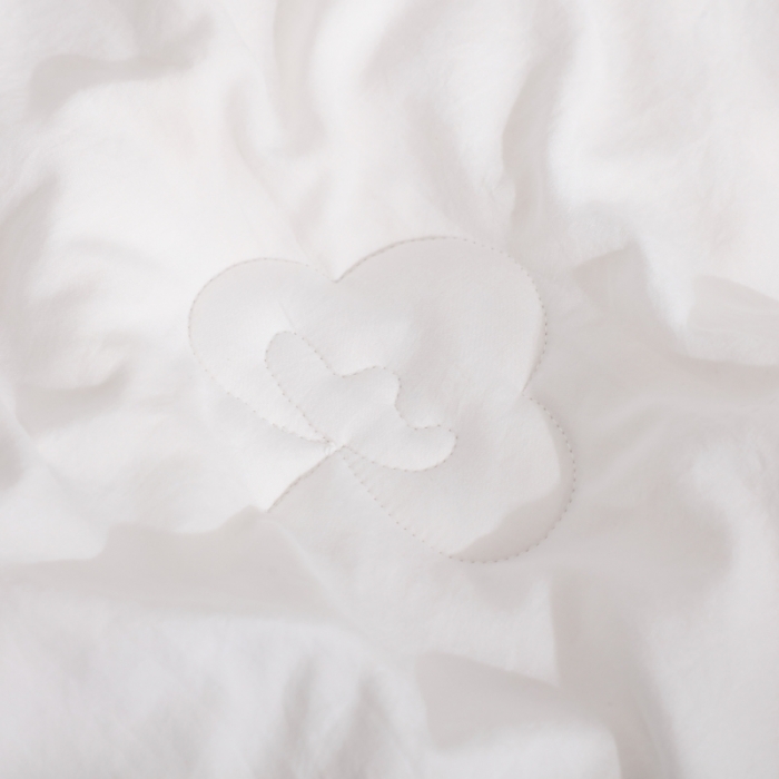 91家纺网 家纺一手货源 找家纺 棉造家居  2023年新款长绒棉花被烫印冬被子 白色