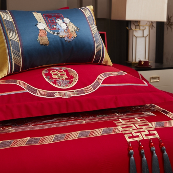 91家纺网 家纺一手货源 找家纺 爱情故事 2025新款100支婚庆四件套棚拍百子纳福