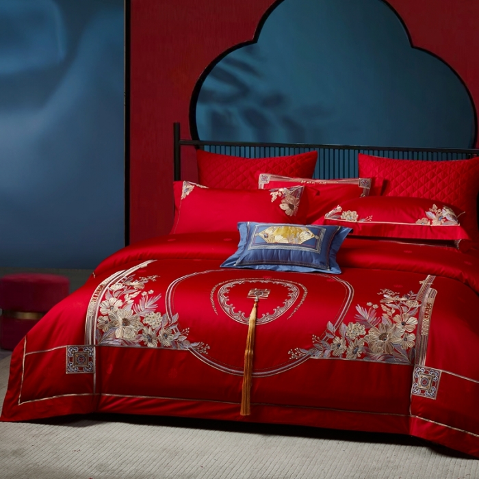 91家纺网 家纺一手货源 找家纺 爱情故事 2025新款100支婚庆四件套棚拍秘密花园