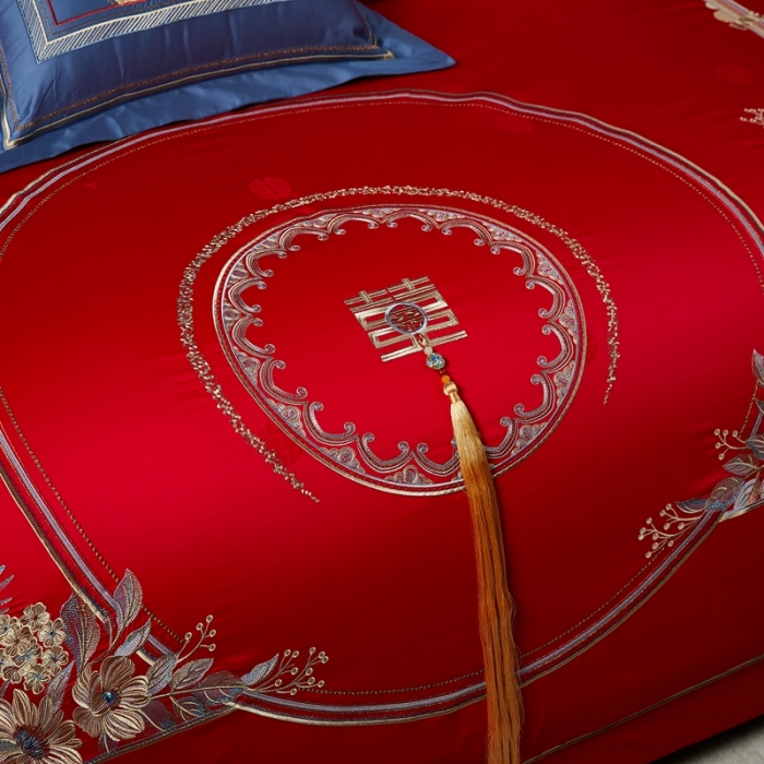 91家纺网 家纺一手货源 找家纺 爱情故事 2025新款100支婚庆四件套棚拍秘密花园