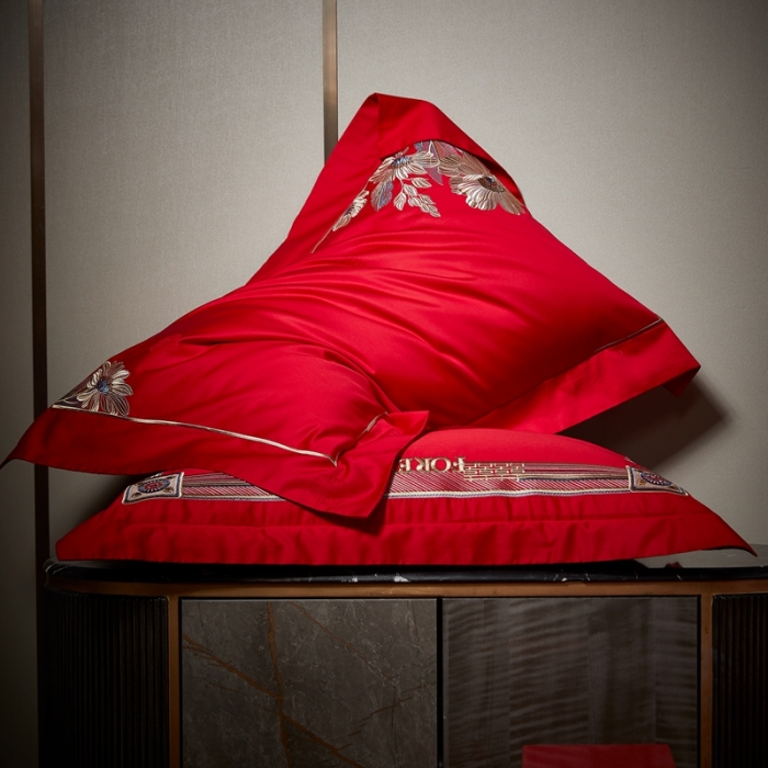 91家纺网 家纺一手货源 找家纺 爱情故事 2025新款100支婚庆四件套棚拍秘密花园