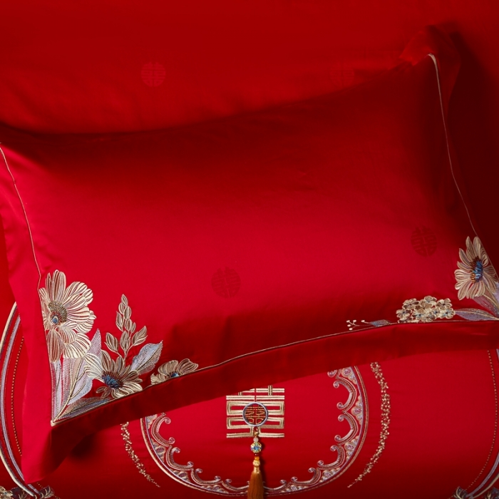 91家纺网 家纺一手货源 找家纺 爱情故事 2025新款100支婚庆四件套棚拍秘密花园